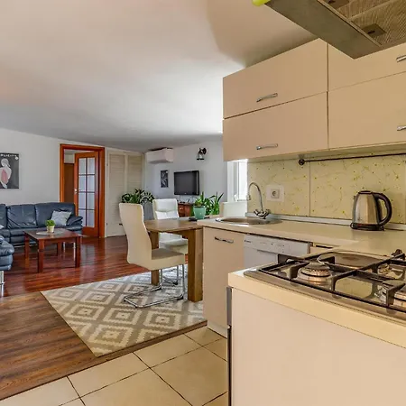 Holiday home 33