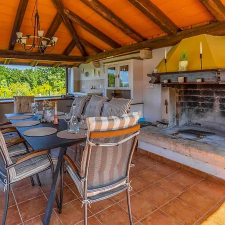 33 Holiday home *