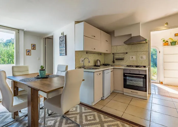 Дом отдыха 33