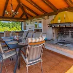 33 Holiday home *